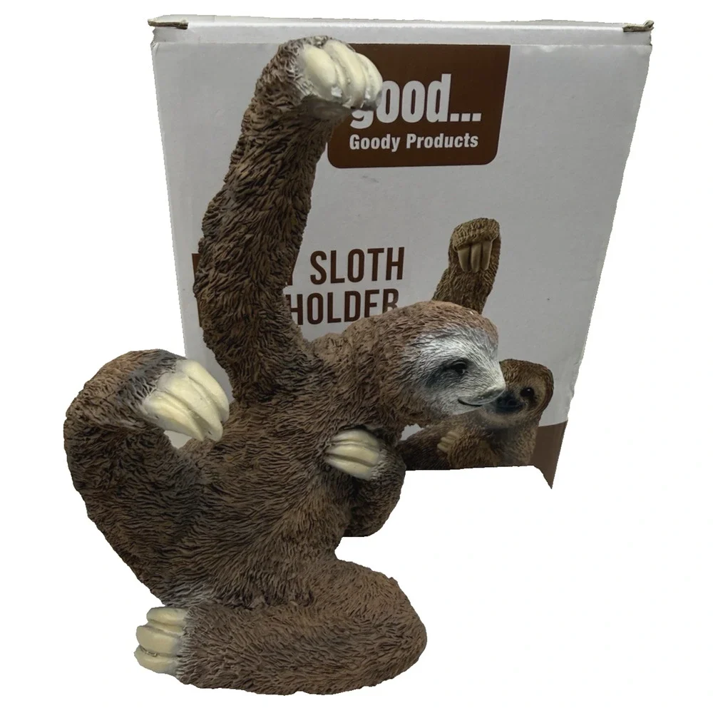 Magnetic Key Holder, Cute Magnetic Lazy Sloth Statue Keychain Securely Keep Keys
